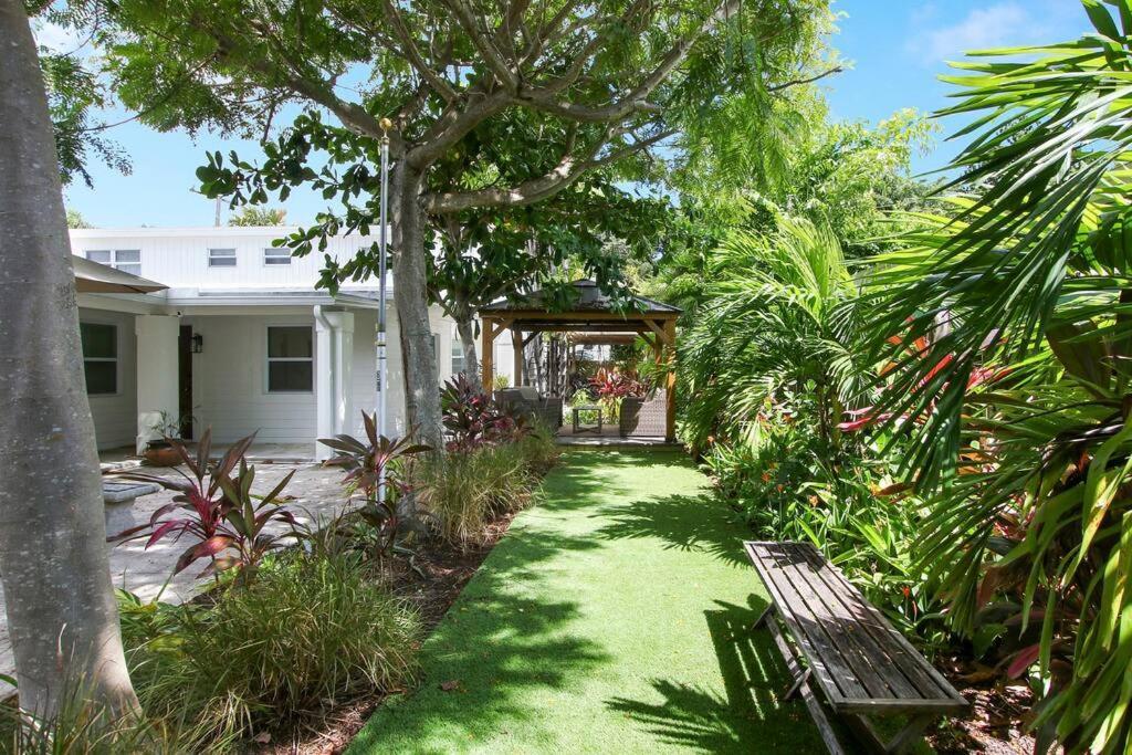 Renovated Downtown - B West Palm Beach