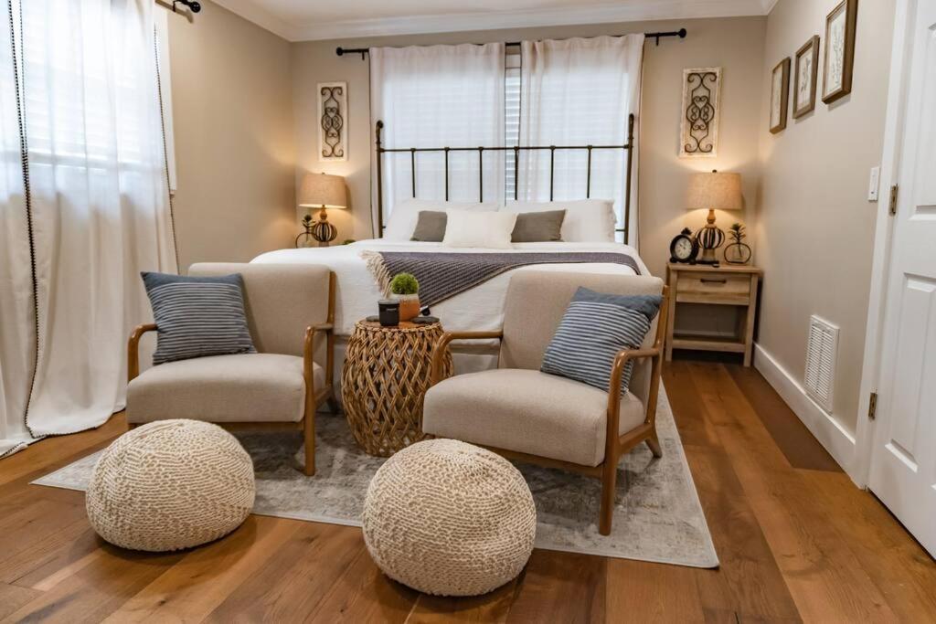 Renovated Downtown - B *
